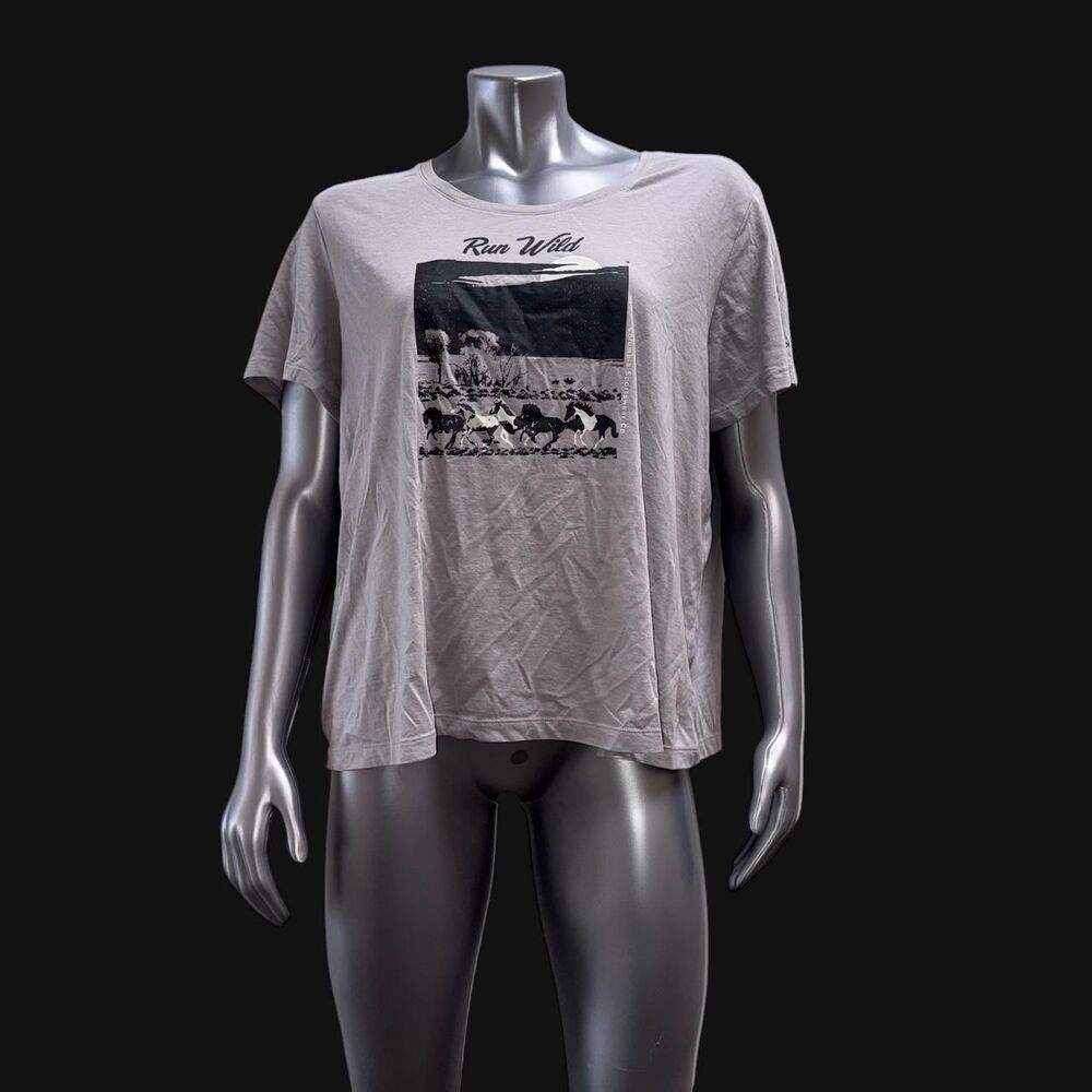 Columbia-sportswear Women's Grey and Black T-shirt